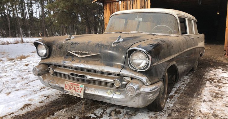 A poros Chevy 210 Townsman elölről