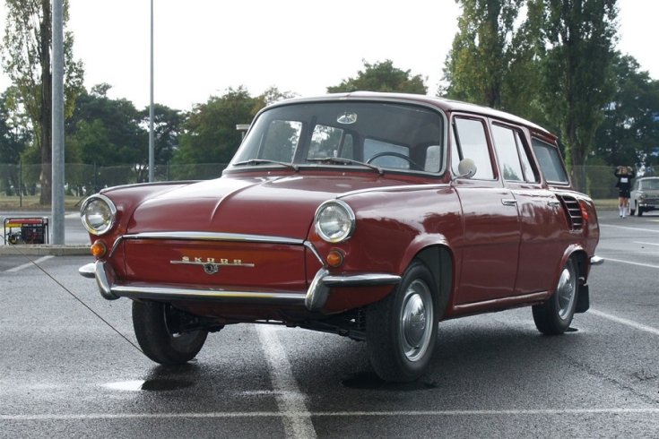 Skoda 990 Hajaja, piros prototípus