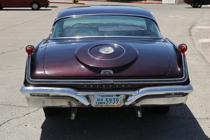 1962 Chrysler Imperial Crown, Southampton kupé, hátulnézet, szemből, ráközelítve