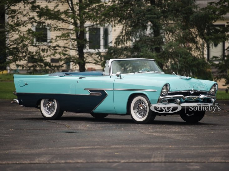1956 Plymouth Belvedere Powerflite kabrió, türkiz és sötétkék, elölnézet, oldalnézet, jobbról, alulról fotózva