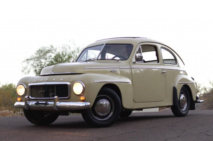 1958 Volvo PV 444, vajszínű sedanette eleje balról
