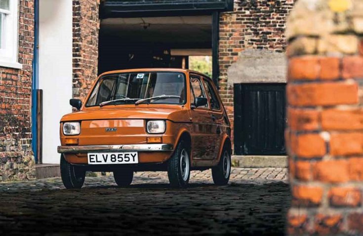 1983 Polski Fiat 126p, narancssárga hatchback eleje