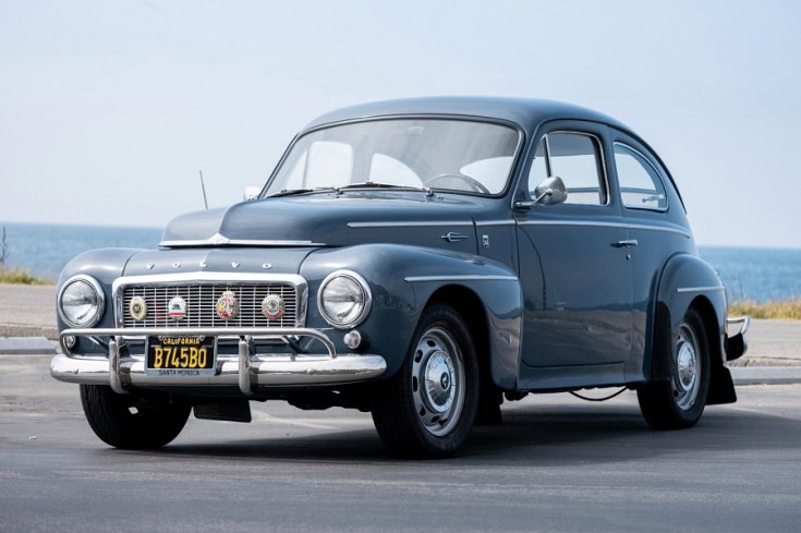 1958 Volvo P544, kék sedanette eleje balról