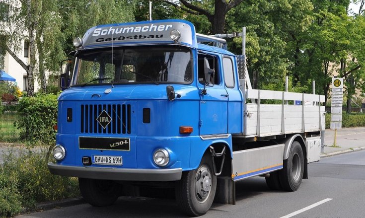 IFA W50, kék platós kivitel