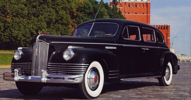 Zisz/ Zil 110, fekete hosszított, osztott ablakos, fehérfalú gumis limuzin, elölről