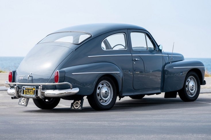1958 Volvo P544, kék sedanette feneke jobbról
