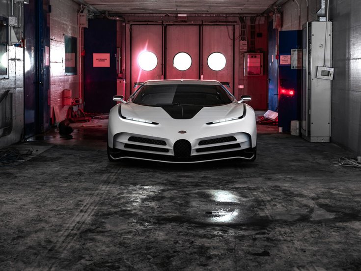 A Bugatti Centodieci elölről fotózva