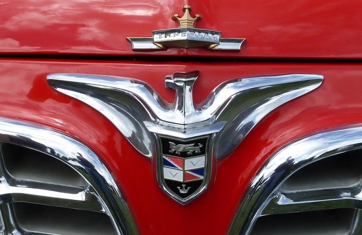 1955 Imperial Newport orra és logó, elölnézet, szemből