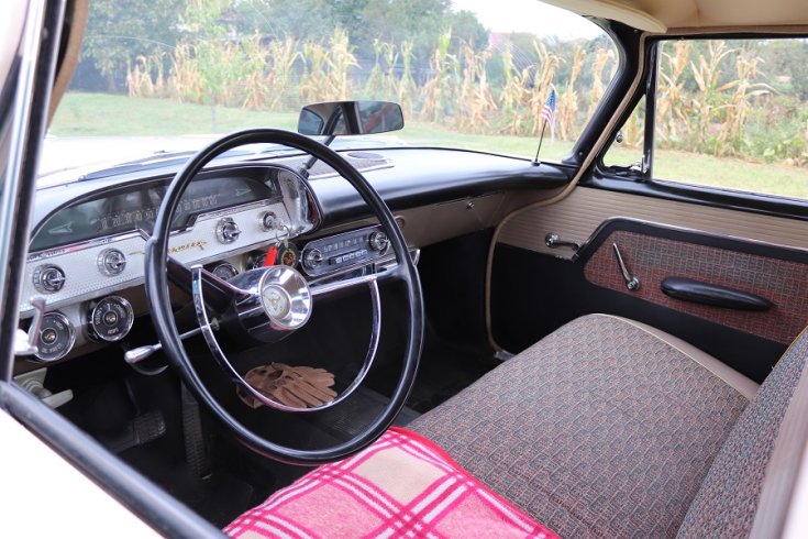 1958 DeSoto Firesweep, műszerfal és első üléssor