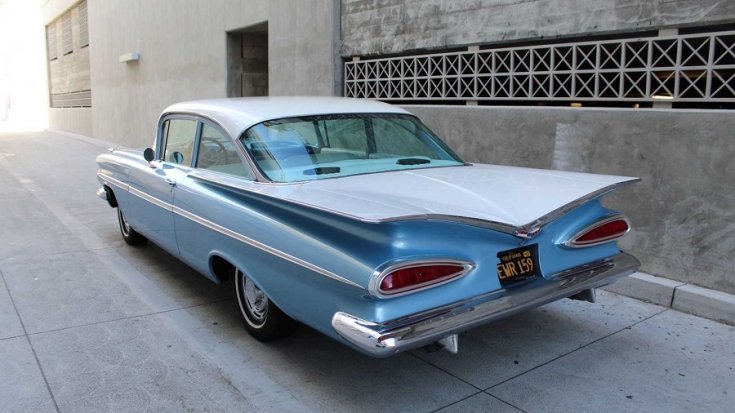 1959 Chevrolet Bel Air, kék-fehér kupé feneke