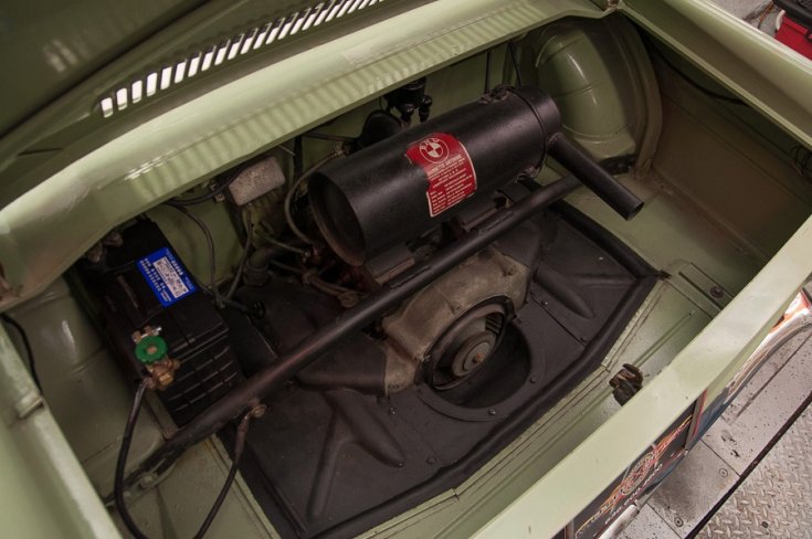 1963 BMW 700 limuzin motortere felülről