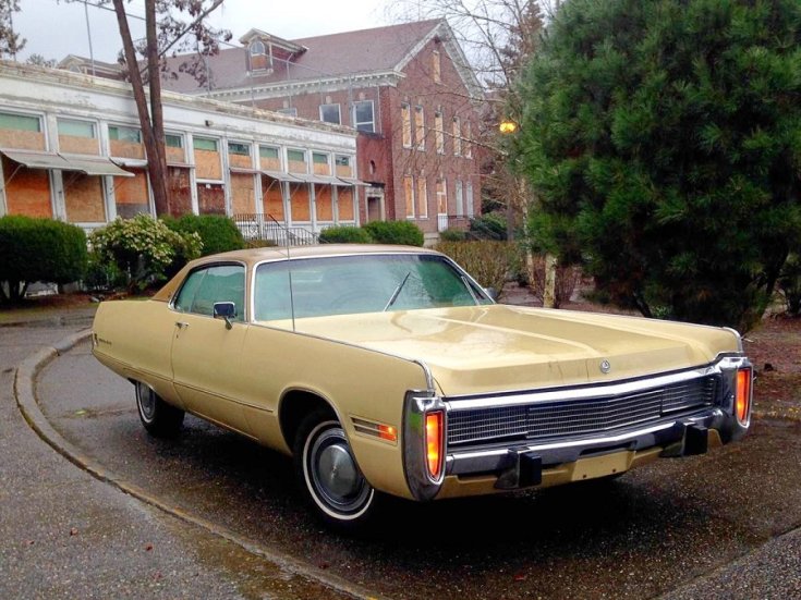 1973 Imperial Le Baron, sárga kupé, elölnézet, jobbról