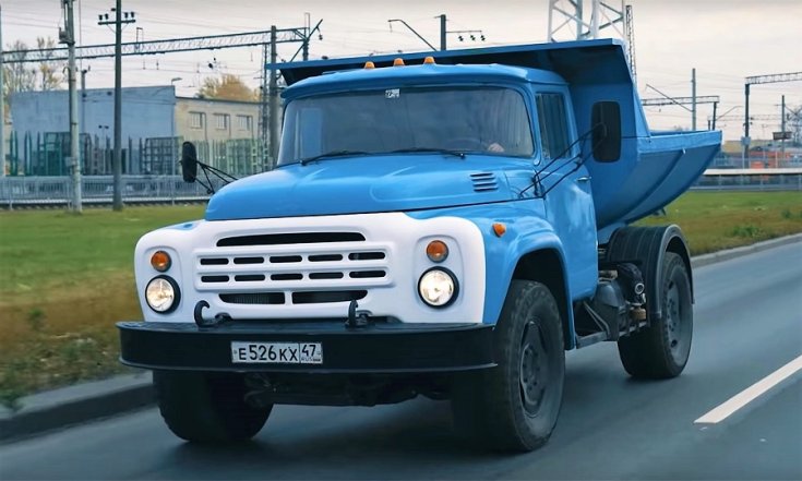 ZIL 130, fehér kék restomod billencs