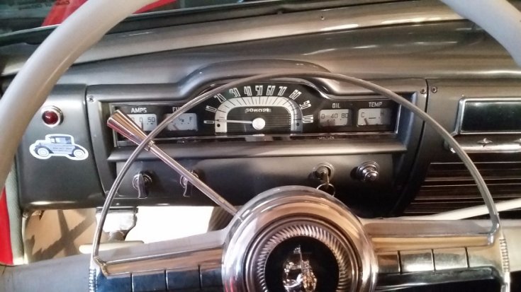1952 Plymouth Cranbrook műszerfala, óracsoport szemből
