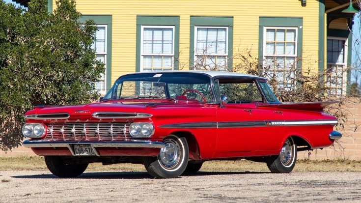 1959 Chevy Impala Flying Wing flat top limuzin, elölről
