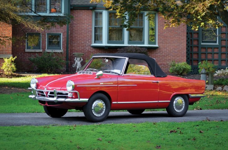 1966 NSU Wankel Spider, vörös farmotoros roadster, fekete ponyvatetővel, elölnézet, oldalnézet, jobbról döntve, alulról fotózva