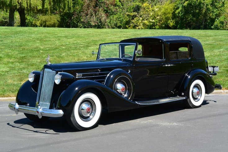 1937 Packard Twelve, fekete town car limuzin eleje jobbról