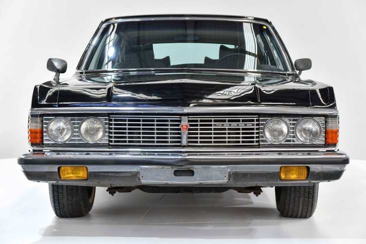 1985 Gaz 14 Csajka, fekete hosszított elnöki limuzin, szemből