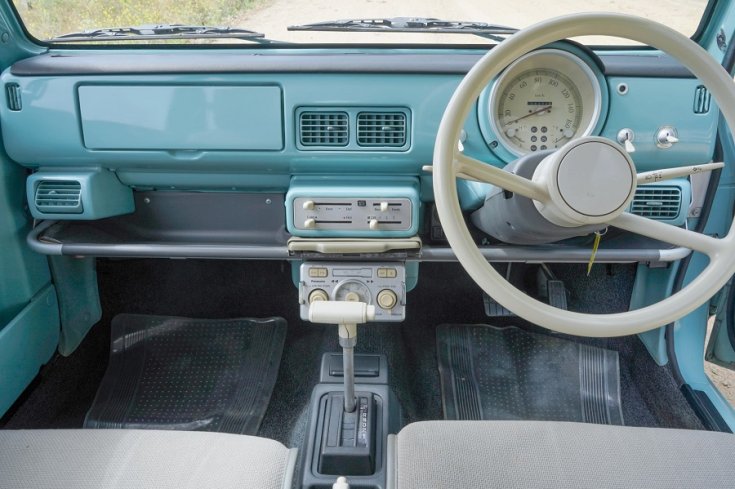 1989 Nissan Pao műszerfal szemből, totál