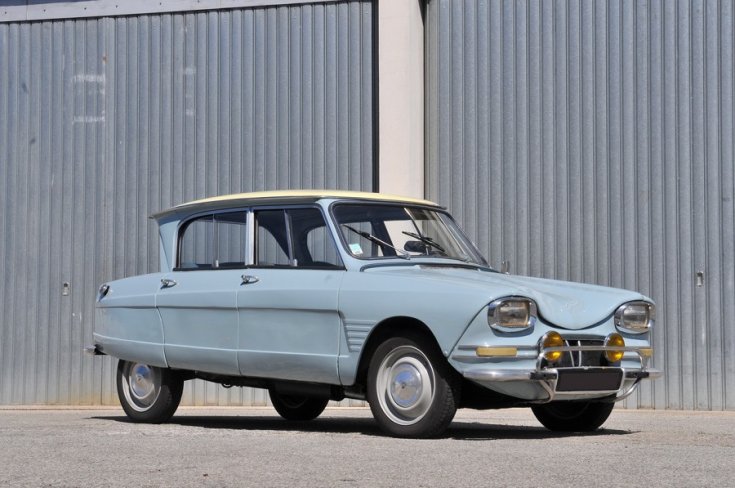 1968 Citroen Ami 6, kék 2 ajtós limuzin fehér tetővel