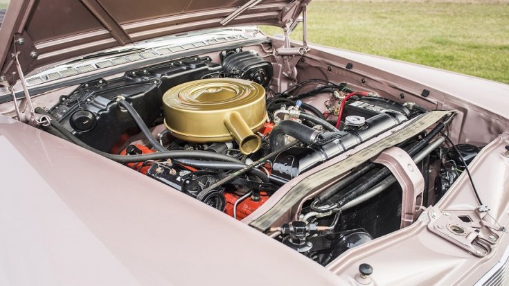 1960 Imperial Crown motortere, jobbról