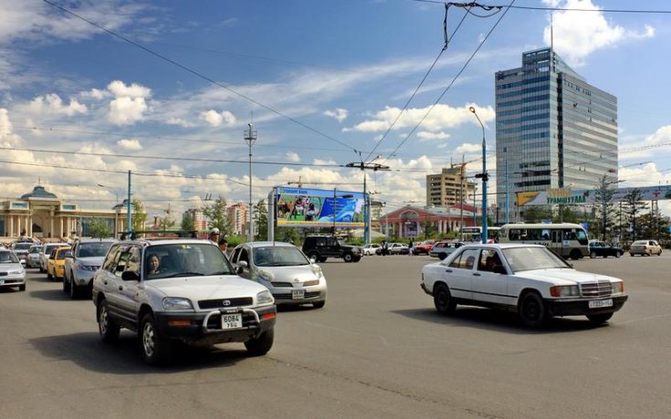 Mongólia: jobb, vagy balkormány, egyre megy