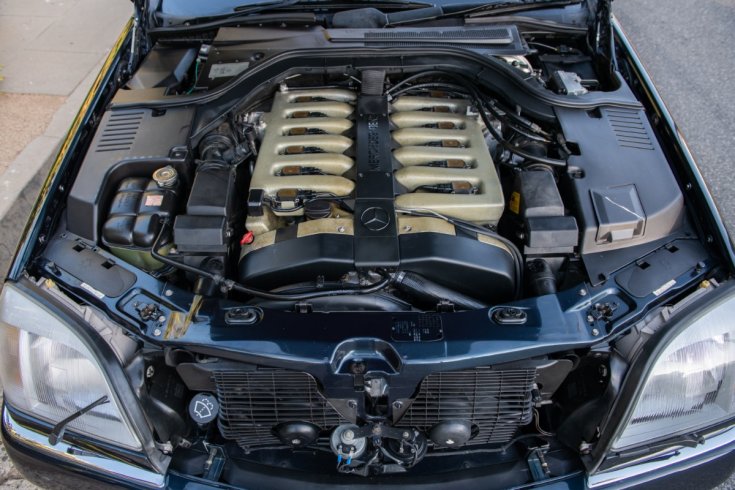Mercedes-Benz S600 motortere