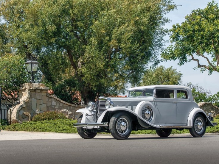 1933 Marmonn Sixteen, világoskék Victoria Coupé, elölnézet, oldalnézet, balról, távolról