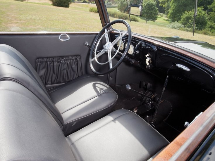 1936 Mercedes-Benz 130H (W23) fekete kabrió limuzin, műszerfal, elölnézet, oldalnézet, balról