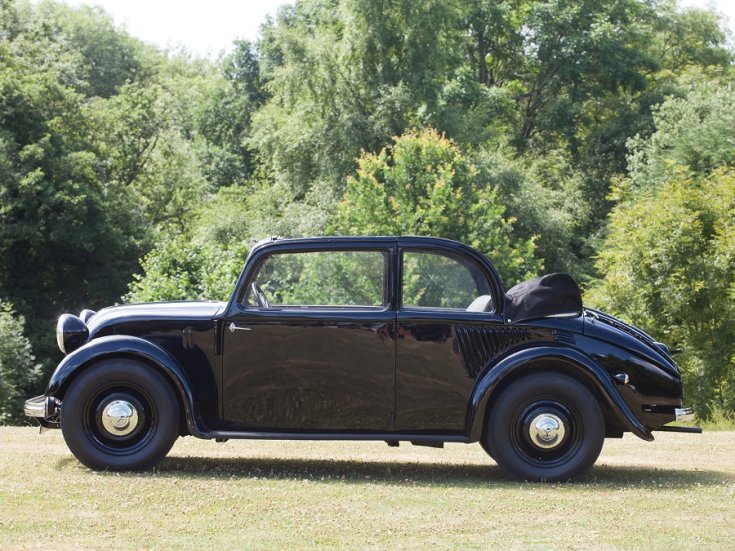 1936 Mercedes-Benz 130H (W23) fekete kabrió limuzin, oldalnézet, balról, alulról fotózva