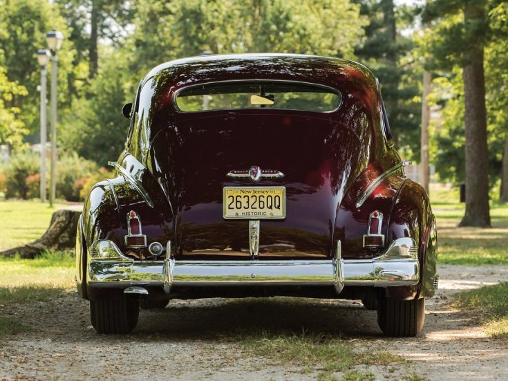 1941 Buick Series 50 Super, meggyvörös, csomagtér, hátulnézet