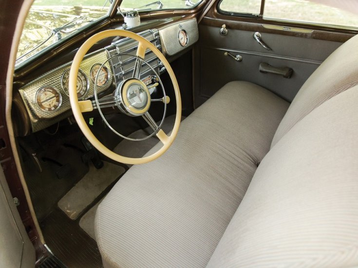 1940 Buick Series 50 Super, műszerfal, RM Sotheby’s, oldalnézet, balról