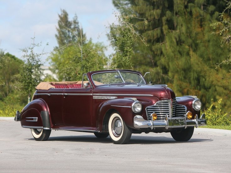 1941 Buick Roadmaster, piros Paheton, elölnézet, oldalnézet, jobbról