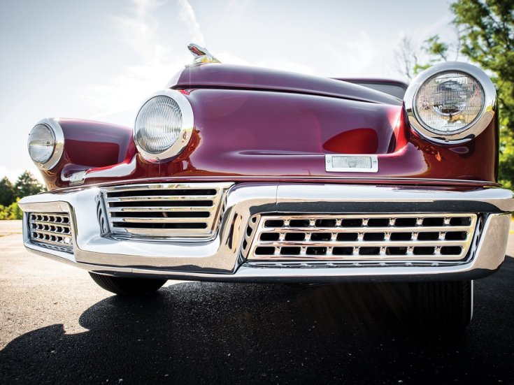 1948 Tucker 48, orr rész, első lámpákra ráközelítve, elölnézet, oldalnézet, balról