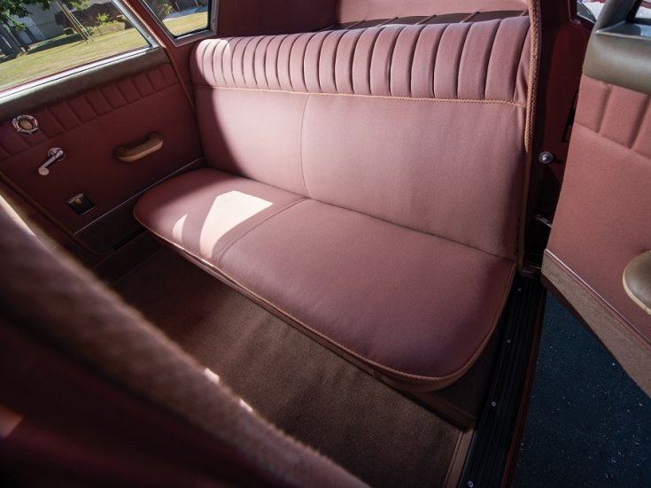 1948 Tucker 48, hátsó üléssor, hátranézet, oldalról, balról