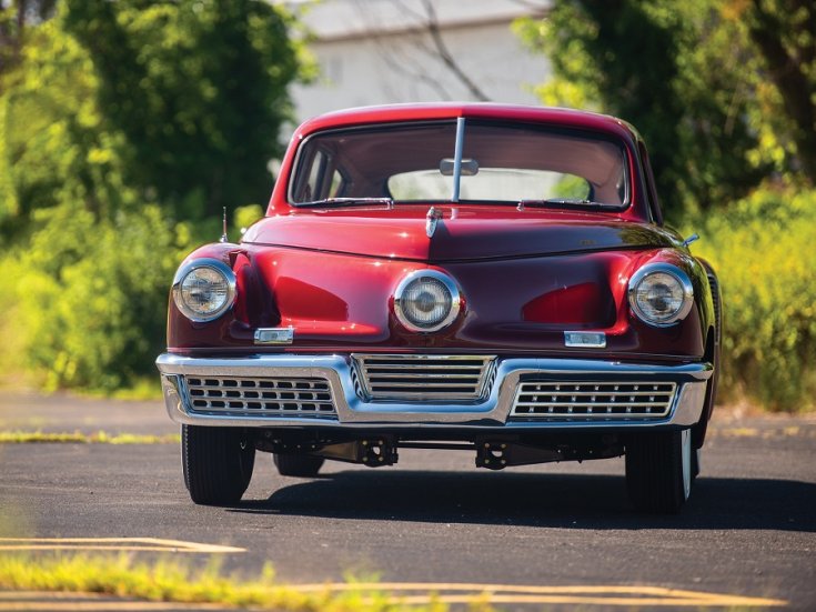 1948 Tucker 48, piros, szemből, fronálisan