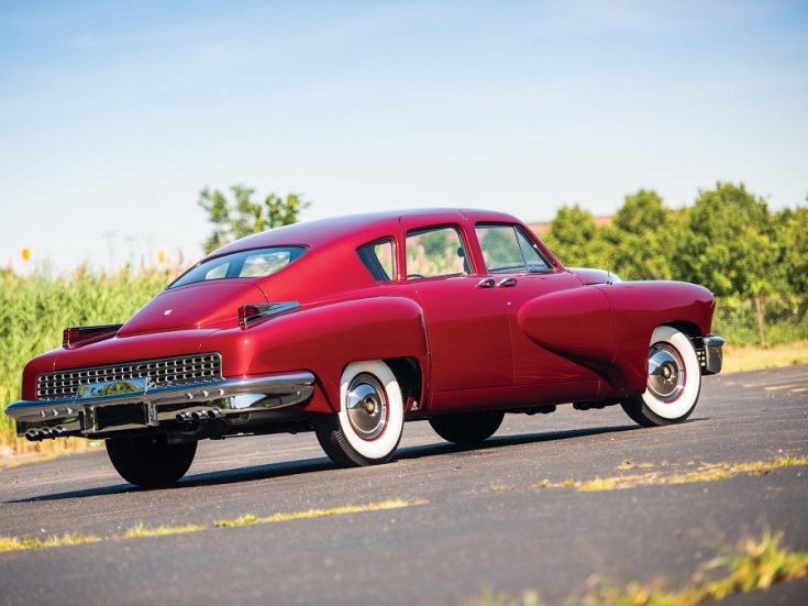 1948 Tucker 48, piros, hátulnézet, oldalnézet, jobbról