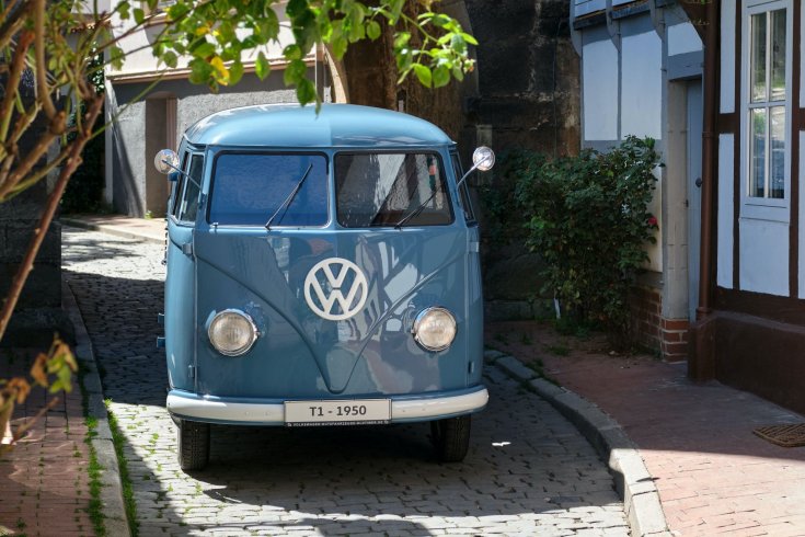 Volkswagen Transporter T1 szemből fotózva