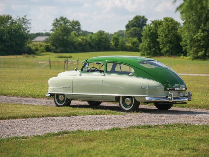 1950 Nash Statesman sedanette, zöld, oldalnézet, hátulról, balról, távolról