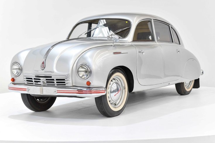 1950 Tatra T600 Tatraplan, ezüst, elölnézet, oldalnézet, balról