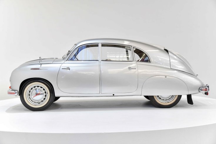 1950 Tatra T600 Tatraplan, ezüst, oldalnézet, balról