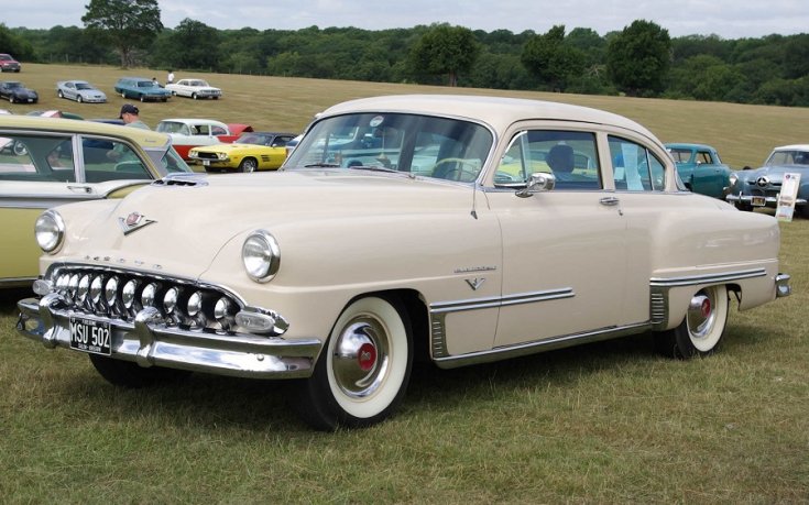 1953 De Soto Firedome, világosbarna kupé sedanette, elölnézet, oldalnézet, balról