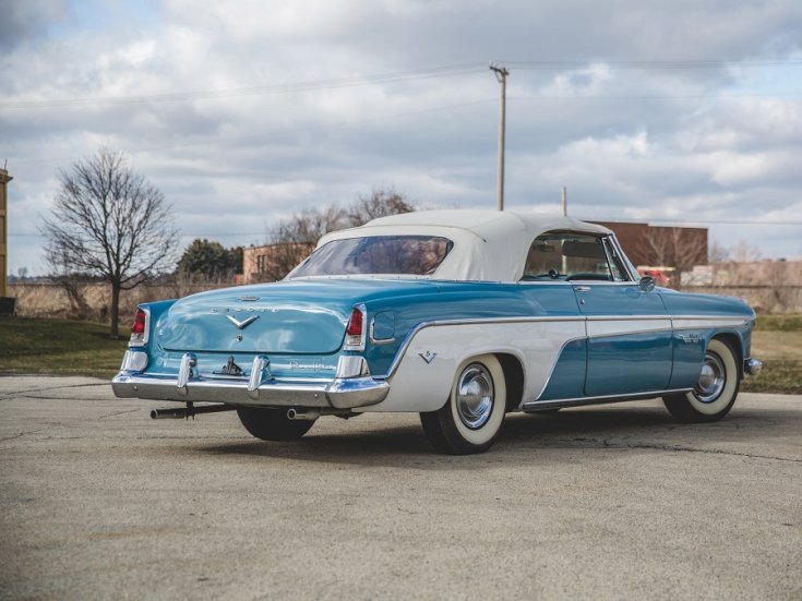 1955 DeSoto Fireflyte, kék-fehér kabrió, hátulnézet, oldalnézet, jobbról