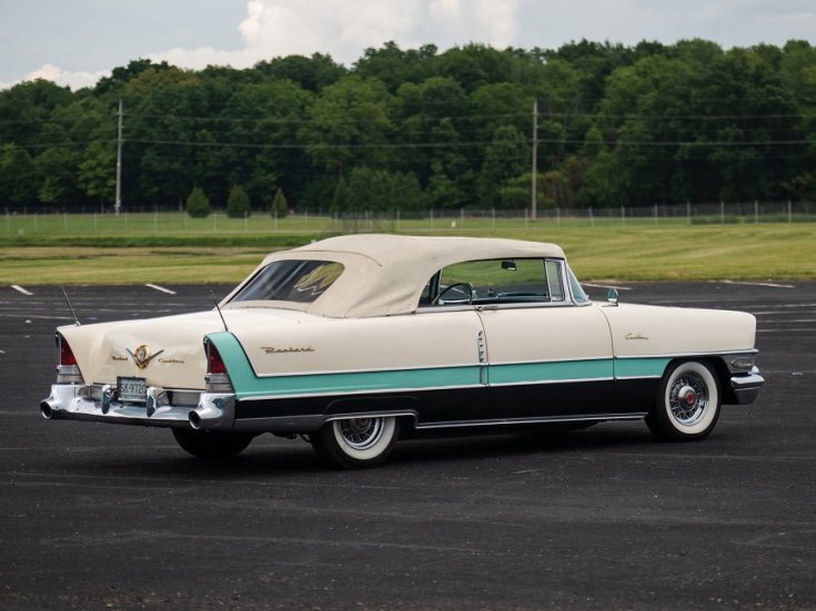 1956 Packard Caribbean 400, fehér kabrió, hátulnézet, oldalnézet, jobbról, távolról