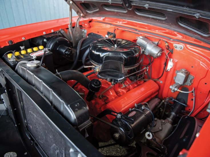 1957 Chevrolet Bel Air, nyitott motortér, elölnézet, oldalnézet, balról
