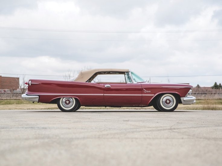 1960 Chrysler Imperial Crown, bordó, oldalnézet, jobbról