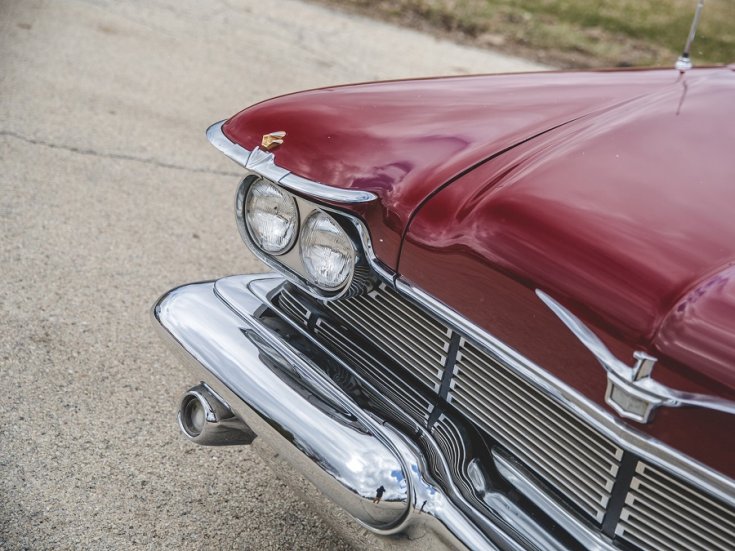 1958 Chrysler Imperial Crown kabrió, meggyvörös, elölnézet, jobbról