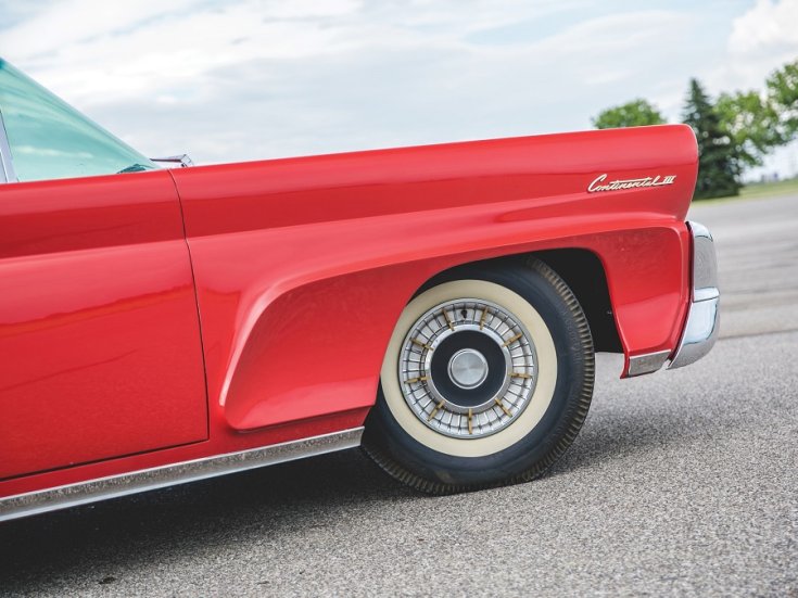 1958 Continental Mark III, piros kabrió, jobb első sárvédő, oldalnézet, jobbról
