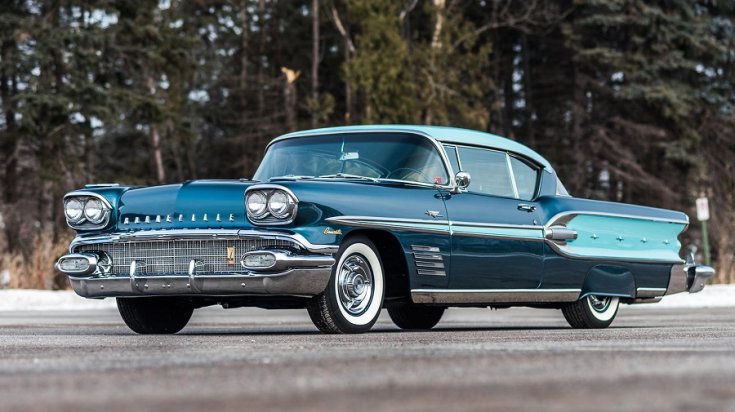 1958 Pontiac Bonneville, sötétkék és baba kék kupé, elölnézet, oldalnézet, balról, alulnézet