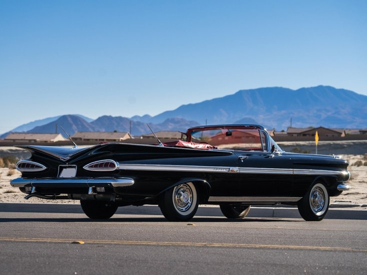 1959 Chevrolet Impala, fekete kabrió, hátulnézet, oldalnézet, jobbról, távolról